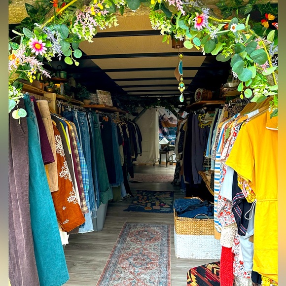 Meet your Posher, Ashley - Picture 1 of 1